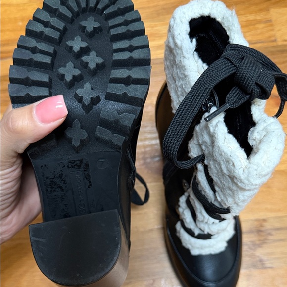 BCBG BRAND NEW - Women's Black and White Winter Boots - Picture 3 of 6